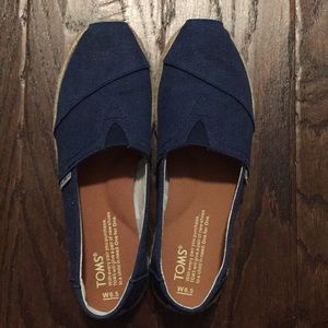 Navy Toms